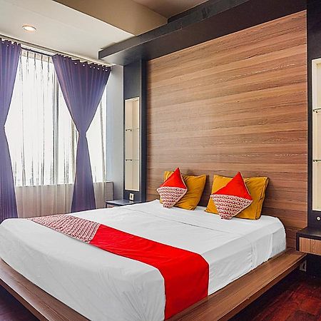 Oyo 90776 Fortune 88 Grand Kamala Lagoon Bekasi Buitenkant foto