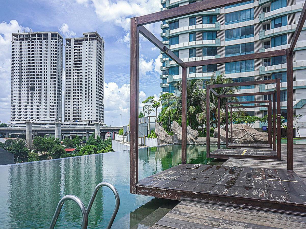 Oyo 90776 Fortune 88 Grand Kamala Lagoon Bekasi Buitenkant foto