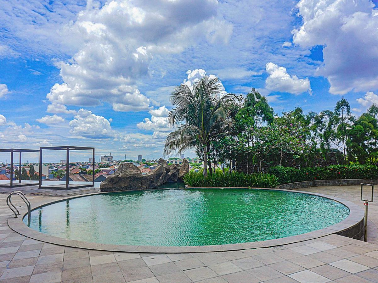 Oyo 90776 Fortune 88 Grand Kamala Lagoon Bekasi Buitenkant foto