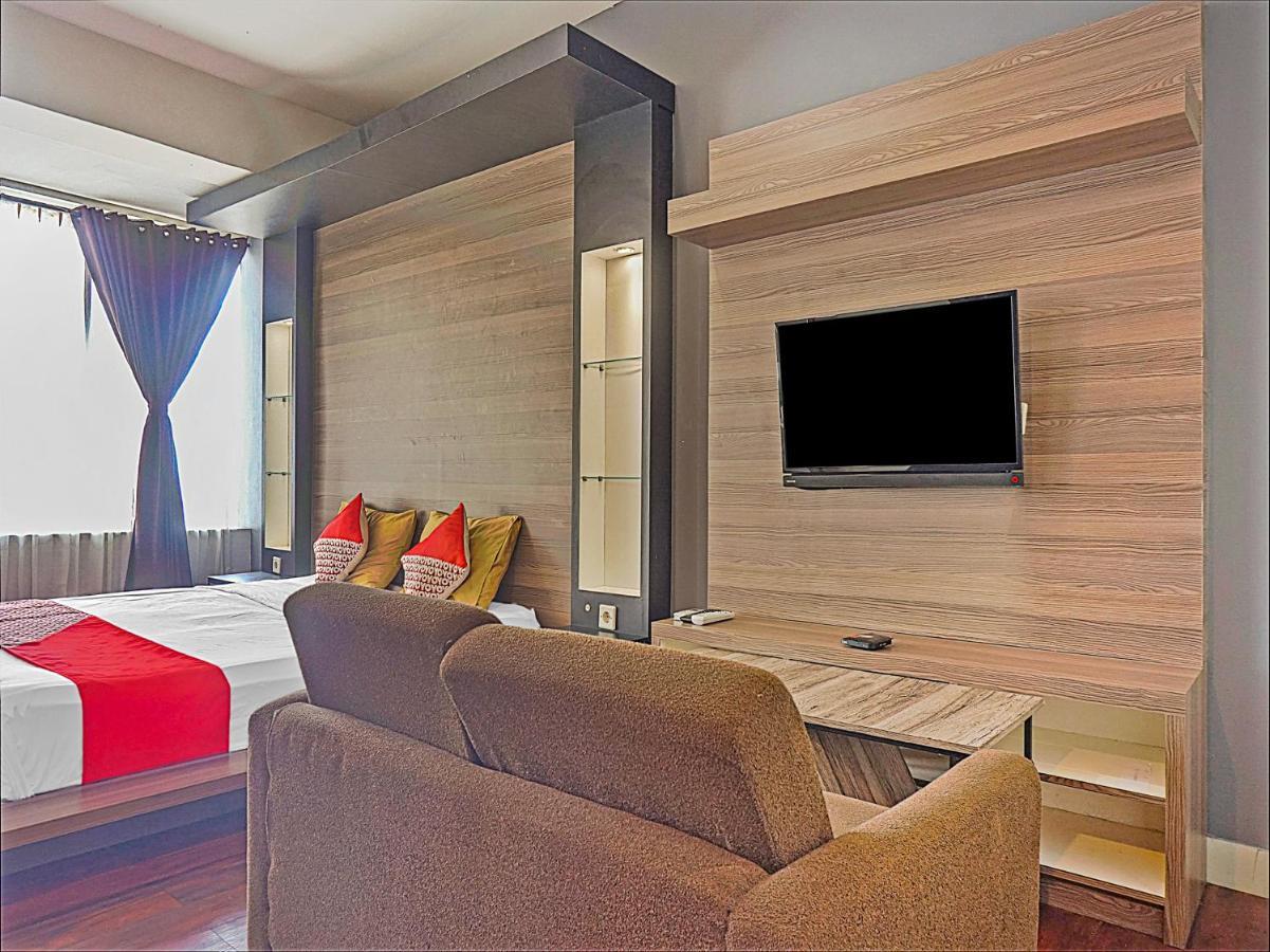 Oyo 90776 Fortune 88 Grand Kamala Lagoon Bekasi Buitenkant foto